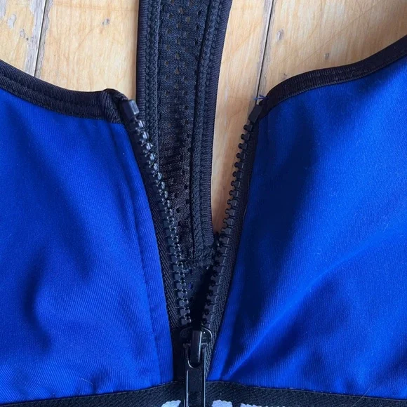 Infinitely Strong Racerback Blue Sports Bra Light Removable Padding Size Small - Picture 4 of 8